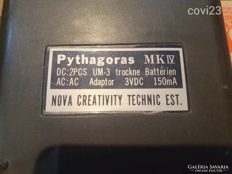 Retro Pythagoras MK IV VFD kijelzős (Vacuum Fluorescent Display) fénydiódás számológép