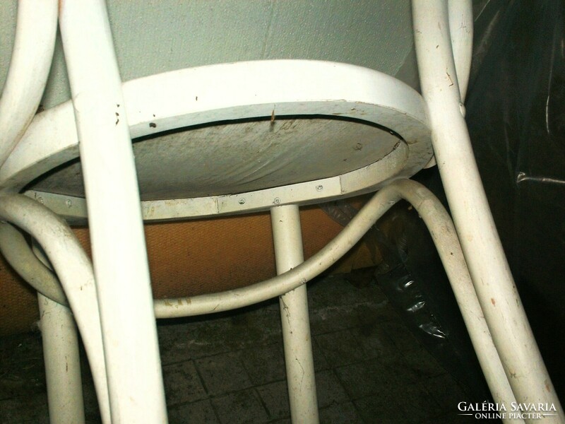 Thonett (characteristic) chair, interesting lower bracing