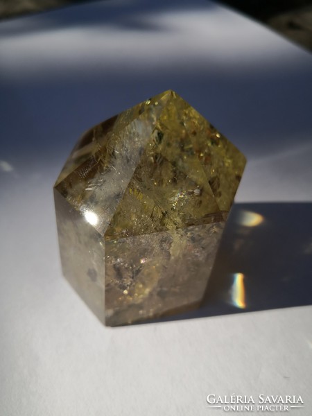 Gyönyörű citrin kristály, ásvány