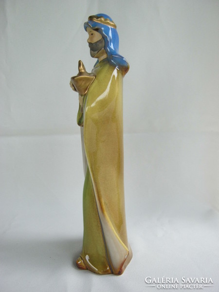 Betlehemi király porcelán figura 26 cm