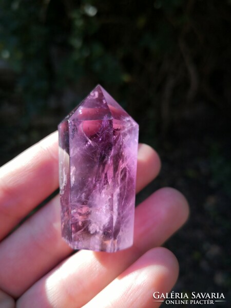 Gyönyörű ametiszt kristály, ásvány