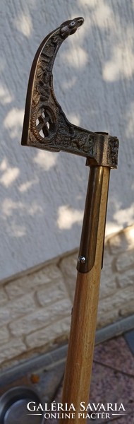 A special hiking stick with a specially designed lower part of the Bányàsz step. Hiking stick, walking stick.