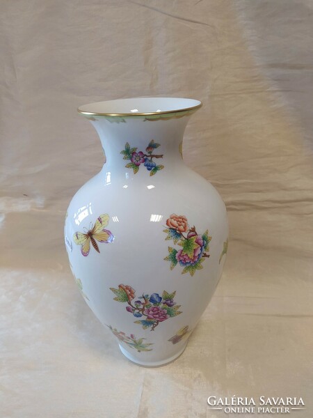 A giant Herend Victoria patterned vase