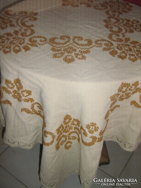 Beautiful hand-embroidered cross-stitch baroque pattern woven tablecloth with a lace edge