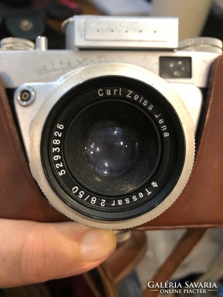 Altix-Nb fényképezőgép 1958-ból, Carl Zeiss objektivvel.