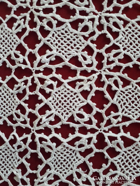 Art Nouveau lace tablecloth of special beauty