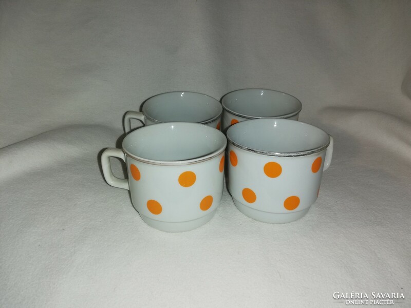 Zsolnay mugs with yellow dots are less common