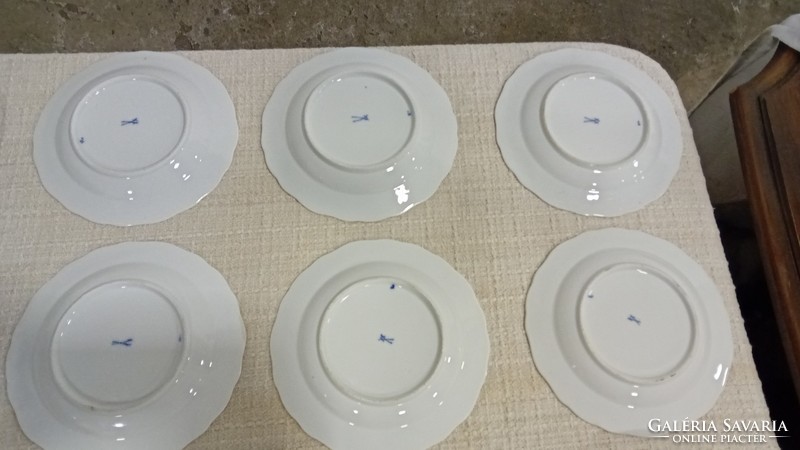 Set of 6 Meissen porcelain plates with full green vine pattern