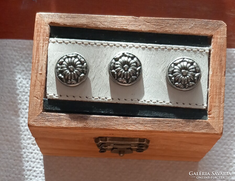 Disc box /leather and metal/ with decoration-1/