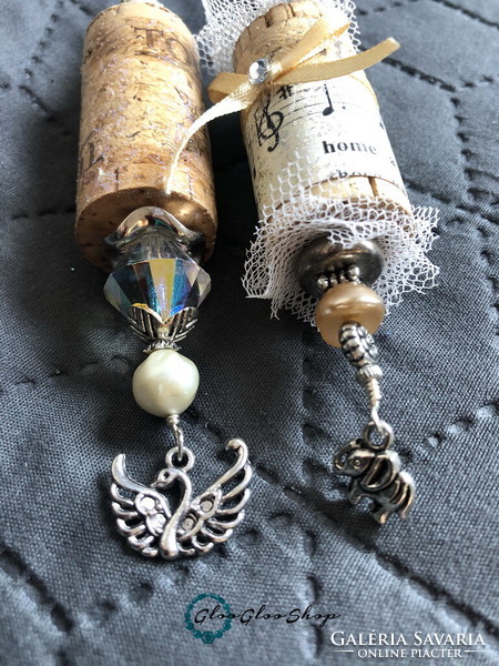 In an antique atmosphere 2. (2 ornaments/package)