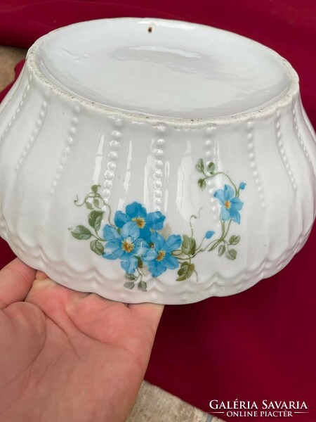 Beautiful porcelain scone bowl with a diameter of 24.5 cm