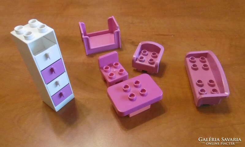 Pink baby furniture duplo