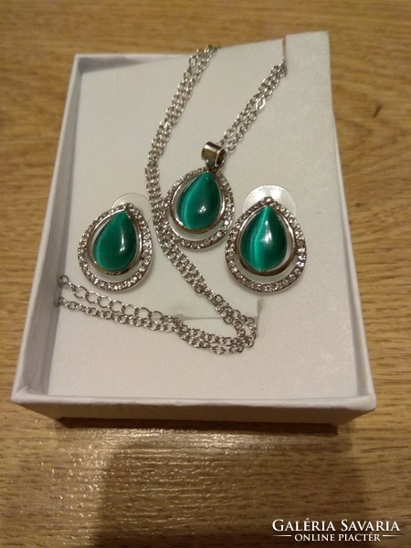 Bizzu set necklace, earrings