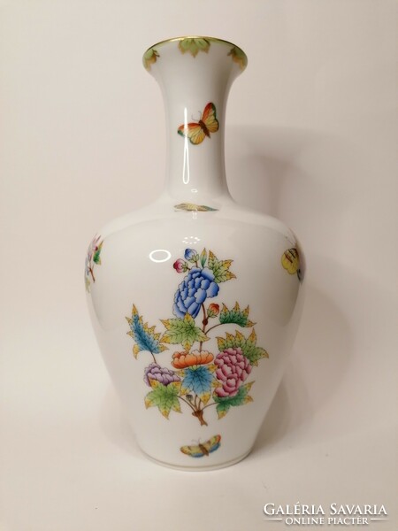 A large vase of Viktoria Vbo Herend. Immaculate, 27cm.