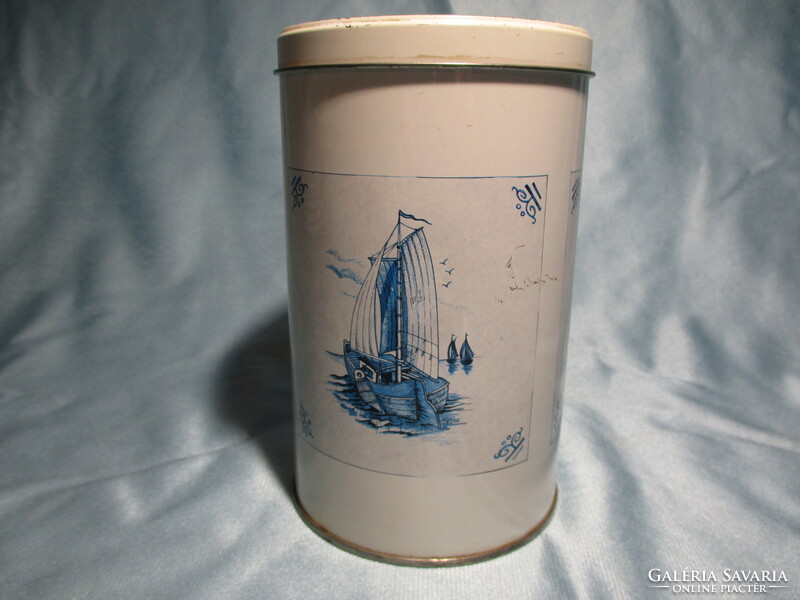 Cocoa metal box from the 80s with a ship and windmill pattern