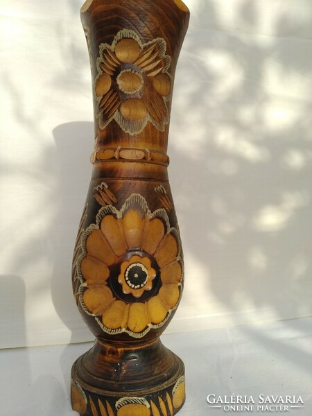 Carved wooden vase (25 cm)