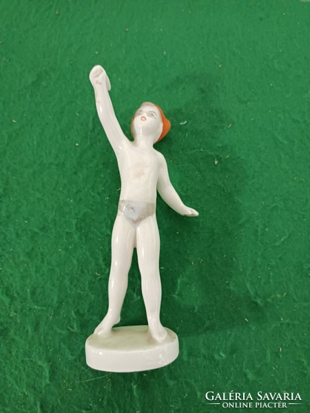 Hollóház porcelain figurine