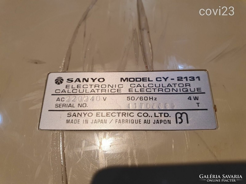 Retro Sanyo VFD kijelzős (Vacuum Fluorescent Display) fénydiódás számológép CY-2131