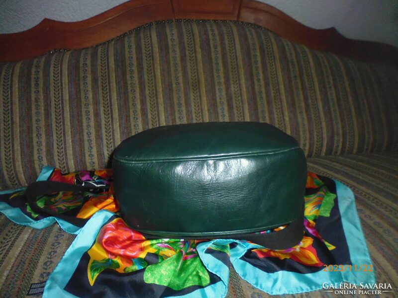 Mondi .. (Predecessor of Escada!!!) Vintage women's genuine leather bag ..
