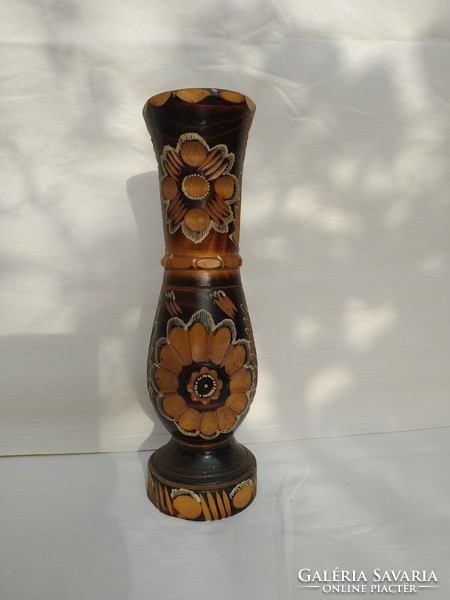 Carved wooden vase (25 cm)