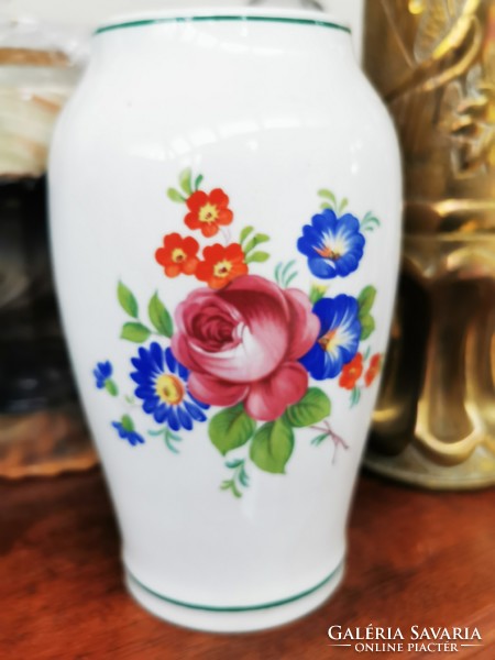 Kispest rose vase