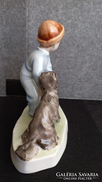 Antik Zsolnay porcelán, pajzspecséttel jelzett figurális szobor