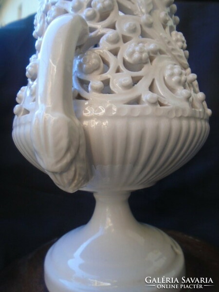 Dreamy openwork Zsolnay porcelain lamp in excellent condition