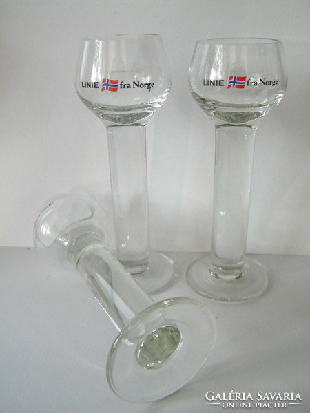 Különleges formájú rövid italos üvegpoharak 3 db