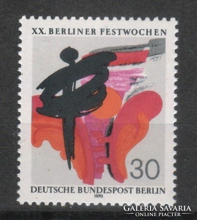 Postatiszta Berlin 779  Mi 372      0,70 Euró
