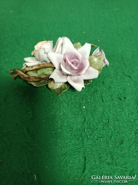 Porcelán rózsa.