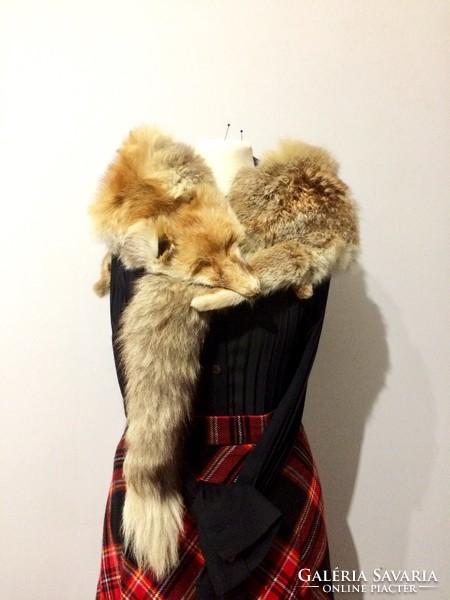 Old fox fur collar