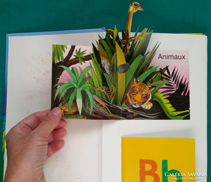 David pelham :abc magique - three-dimensional alphabet book for children - engaging book