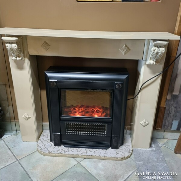 Electric fireplace with classic frame