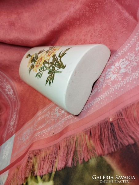 Beautiful flower-patterned porcelain for evaporating heater