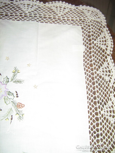 Beautiful tablecloth with a hand-crocheted Christmas pattern