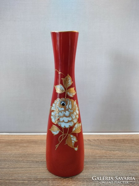 Wallendorf's hand-painted, gilded flower decorated vase