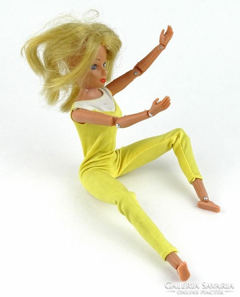 1K002 Retro Barbie baba