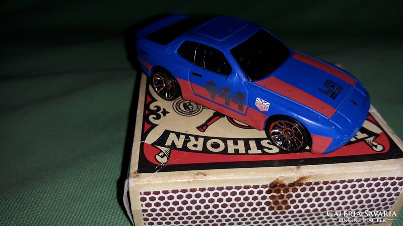 2019. Mattel - hot wheels - porsche 944 - 1:64 metal small car according to the pictures
