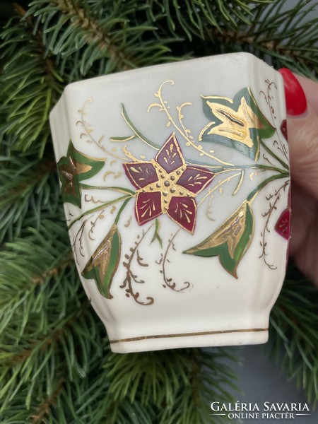 Gyönyörű kézzel festett virágos csontporcelán szögletes csésze
