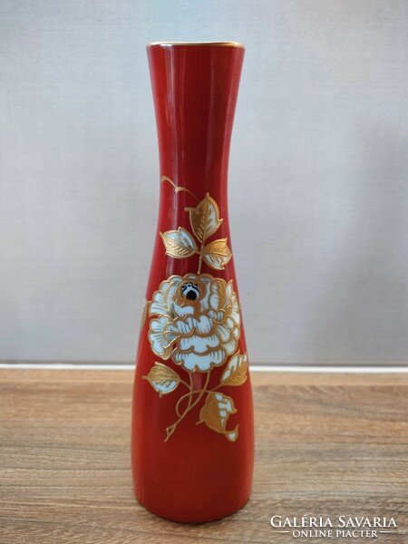 Wallendorf kézi festésű, aranyozott virágdíszítéses váza
