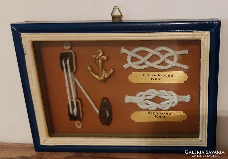 Kiváló ajándék !Tengeri tengerész  csomók, horgony, stb.festett fa vitrin dobozban,hajózás