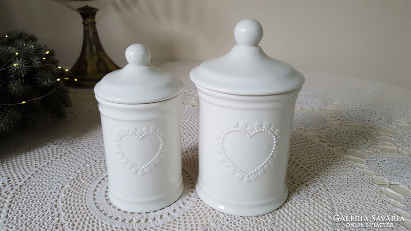 White ceramic jar with lid, heart decoration 2 pcs.