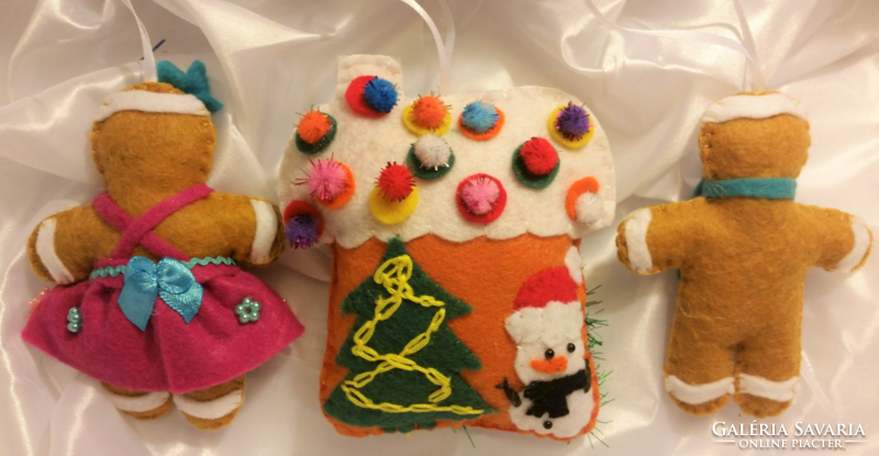 Egyedi kézműves textil karácsonyfadíszek, ajándékok, Mézeskalácsbabák és házikó