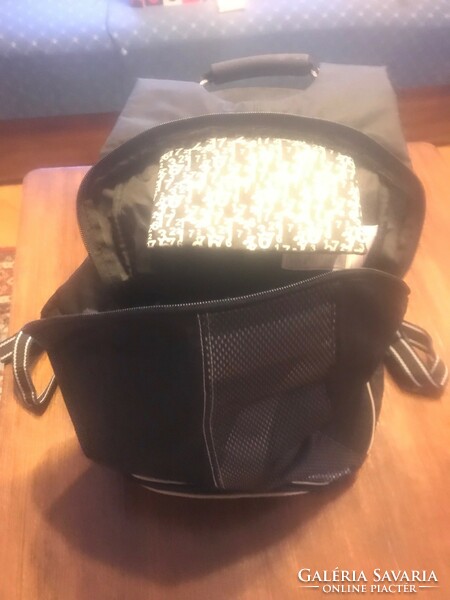 Hardly used, good condition Nike brand backpack and training bag. With a separate shoe compartment at the bottom. Black.