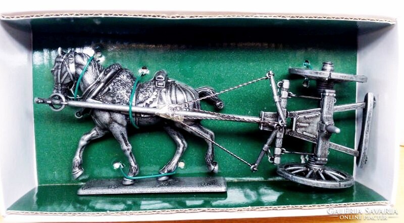 La grande armée de napoléon - austerlitz 1805. Horse pulling a chariot, in box, unopened