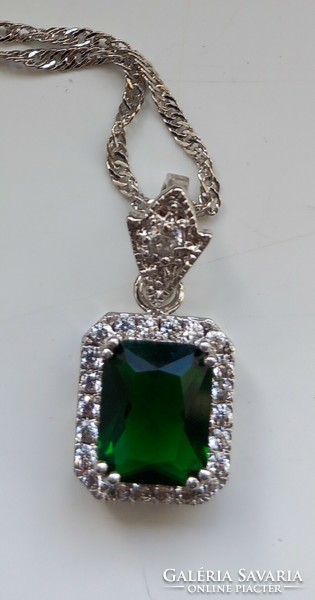 Silver-plated green rhinestone necklace