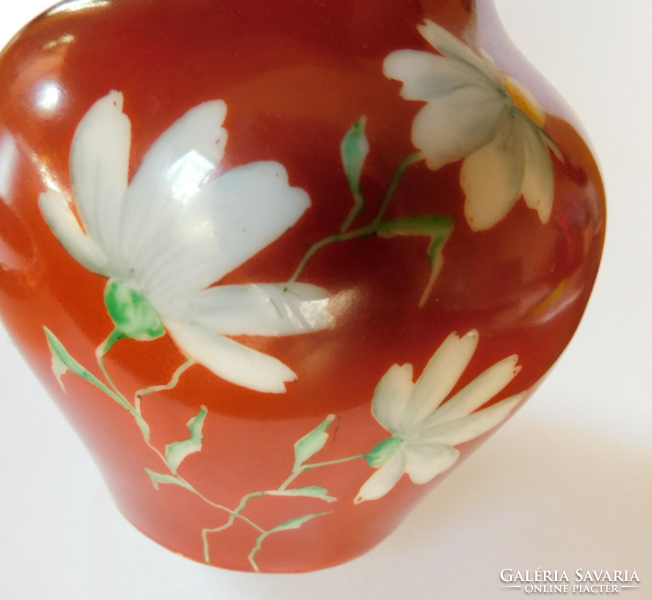 Aquincum chamomile vase - rare, entirely hand painted
