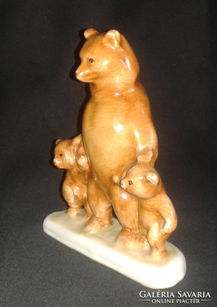 Ceramic bears from Bodrogkeresztúr (figurine sculpture)
