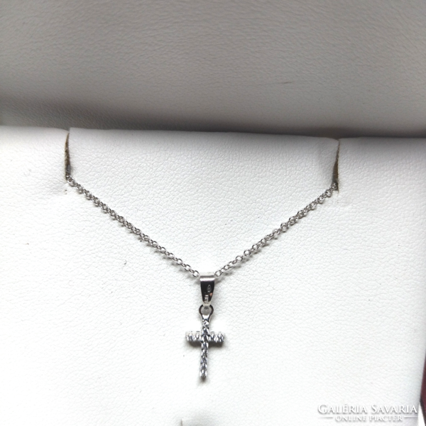 White gold necklace with cross pendant