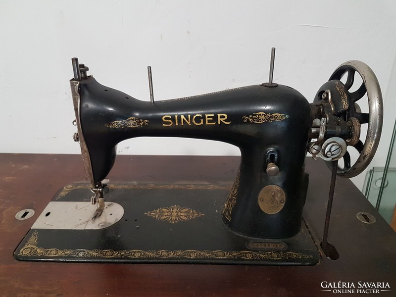 Old singer sewing machine